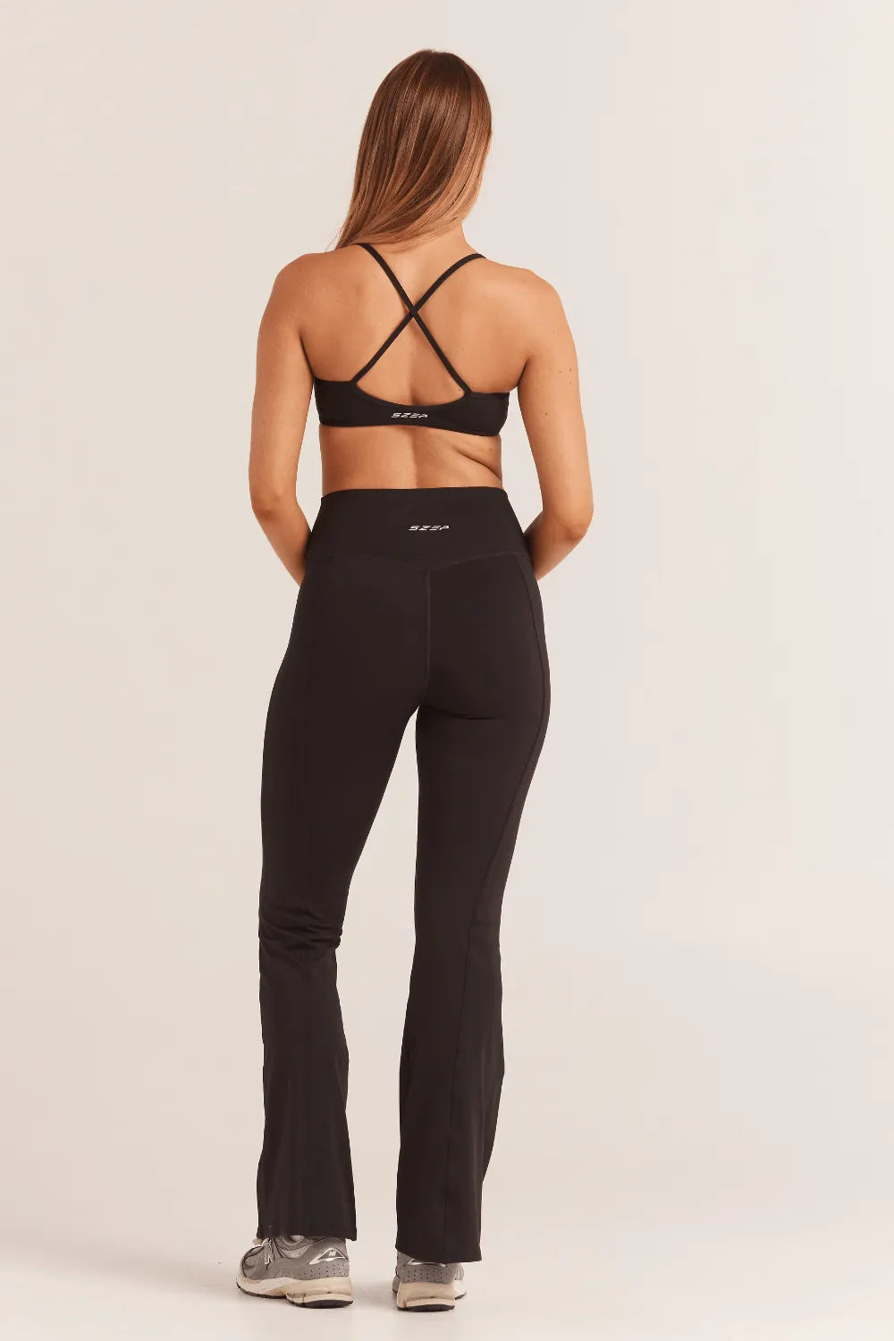 Aire Agile Crop - Deep Black