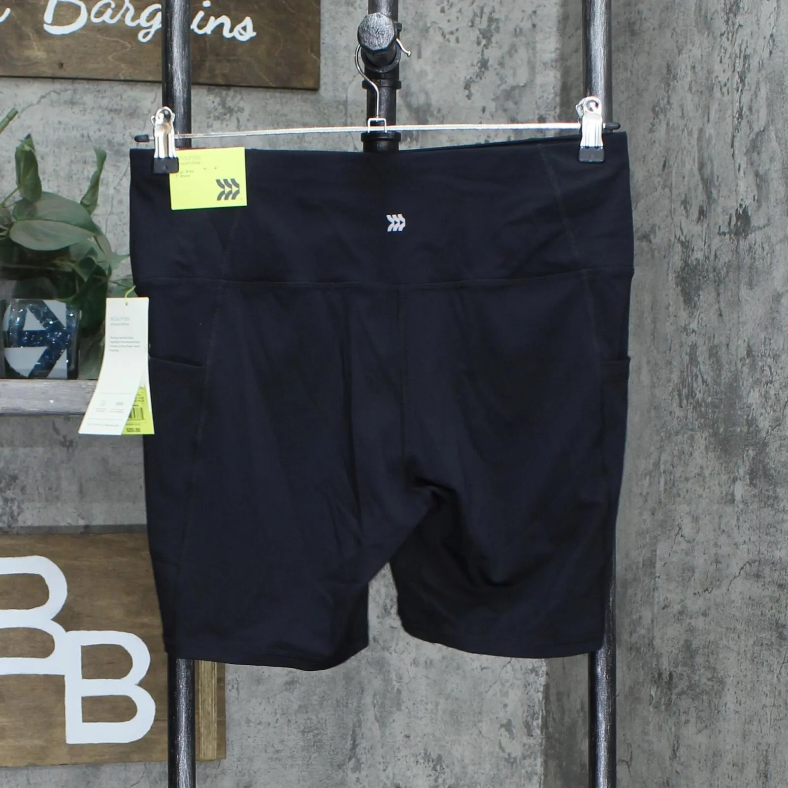 All in Motion Women's Sculpted High-Rise Bike Shorts 7" 563768