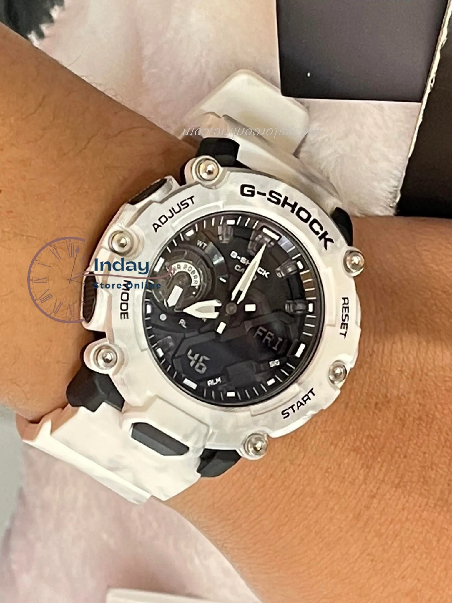 Casio G-Shock Men's Watch GA-2200GC-7A Analog-Digital GA-2200 Series Camouflage Frozen Forest Series Sporty Design Carbon Core Guard Structure