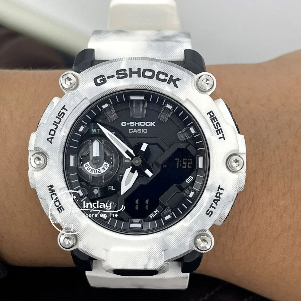 Casio G-Shock Men's Watch GA-2200GC-7A Analog-Digital GA-2200 Series Camouflage Frozen Forest Series Sporty Design Carbon Core Guard Structure