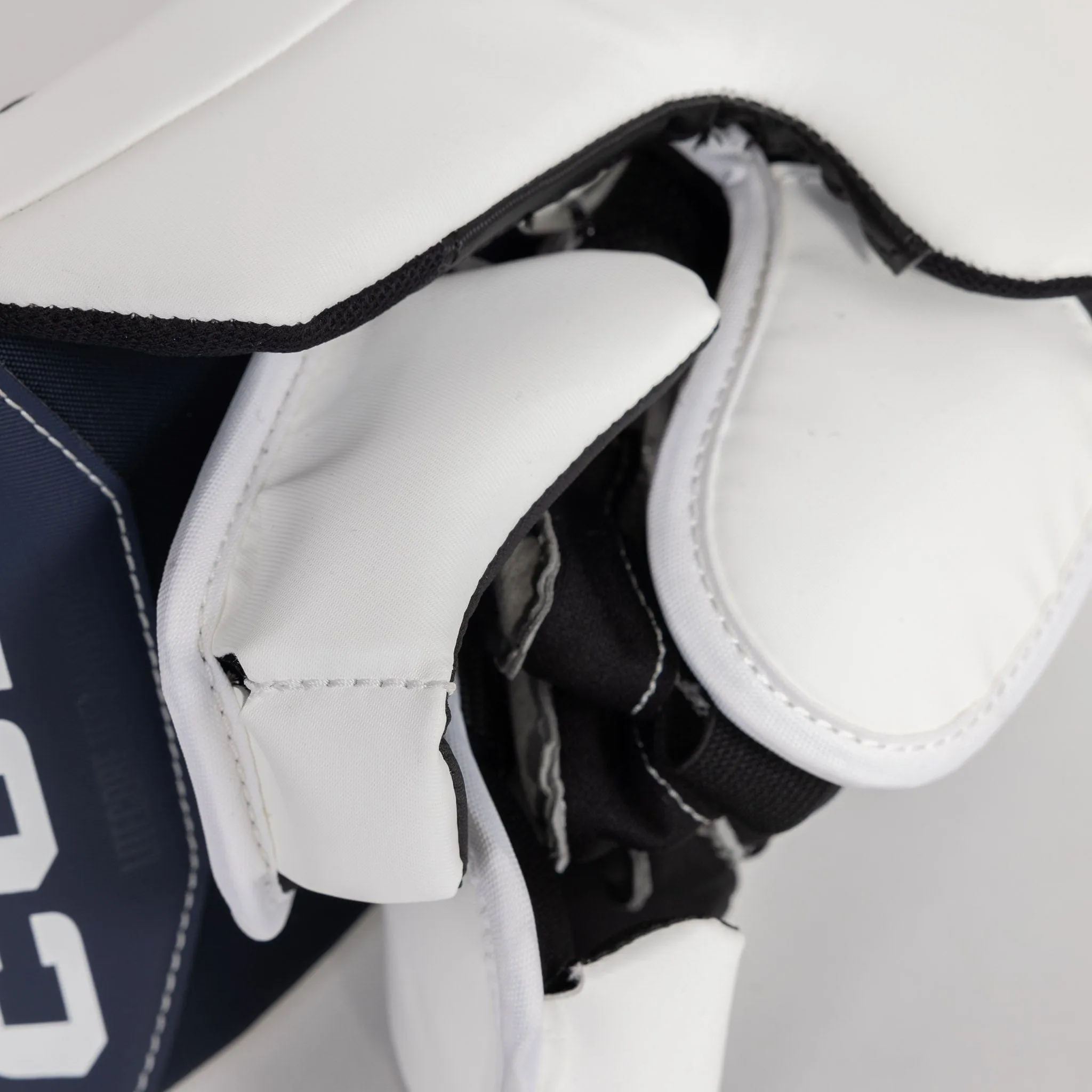 CCM Extreme Flex E6.5 Junior Goalie Blocker - Source Exclusive