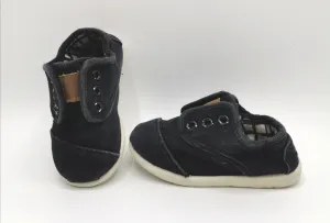 GIRL SIZE 3/4 TODDLER  - BLACK SLIP ON SHOES GUC