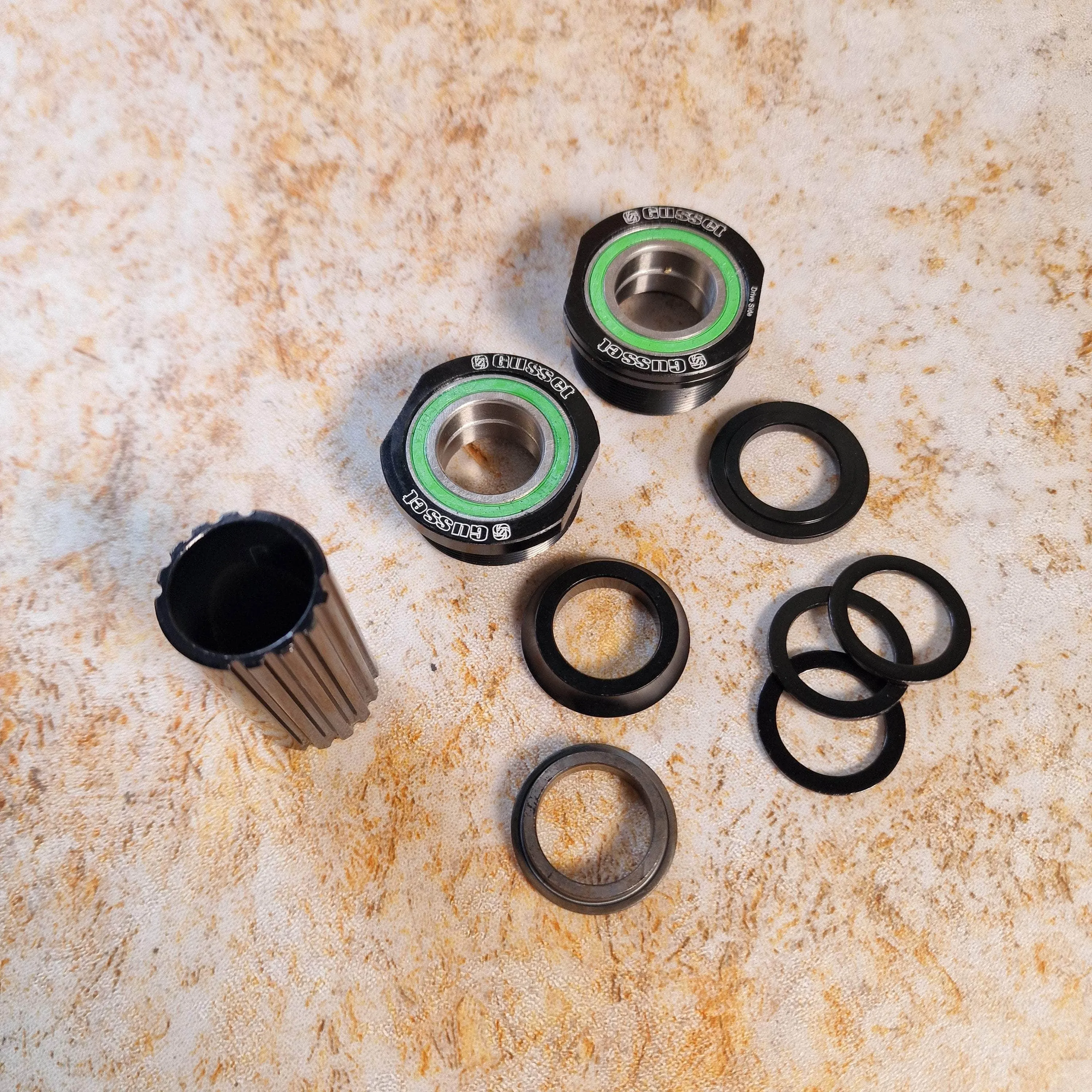 Gusset MXR Threaded Euro Sealed Bearing Bottom Bracket