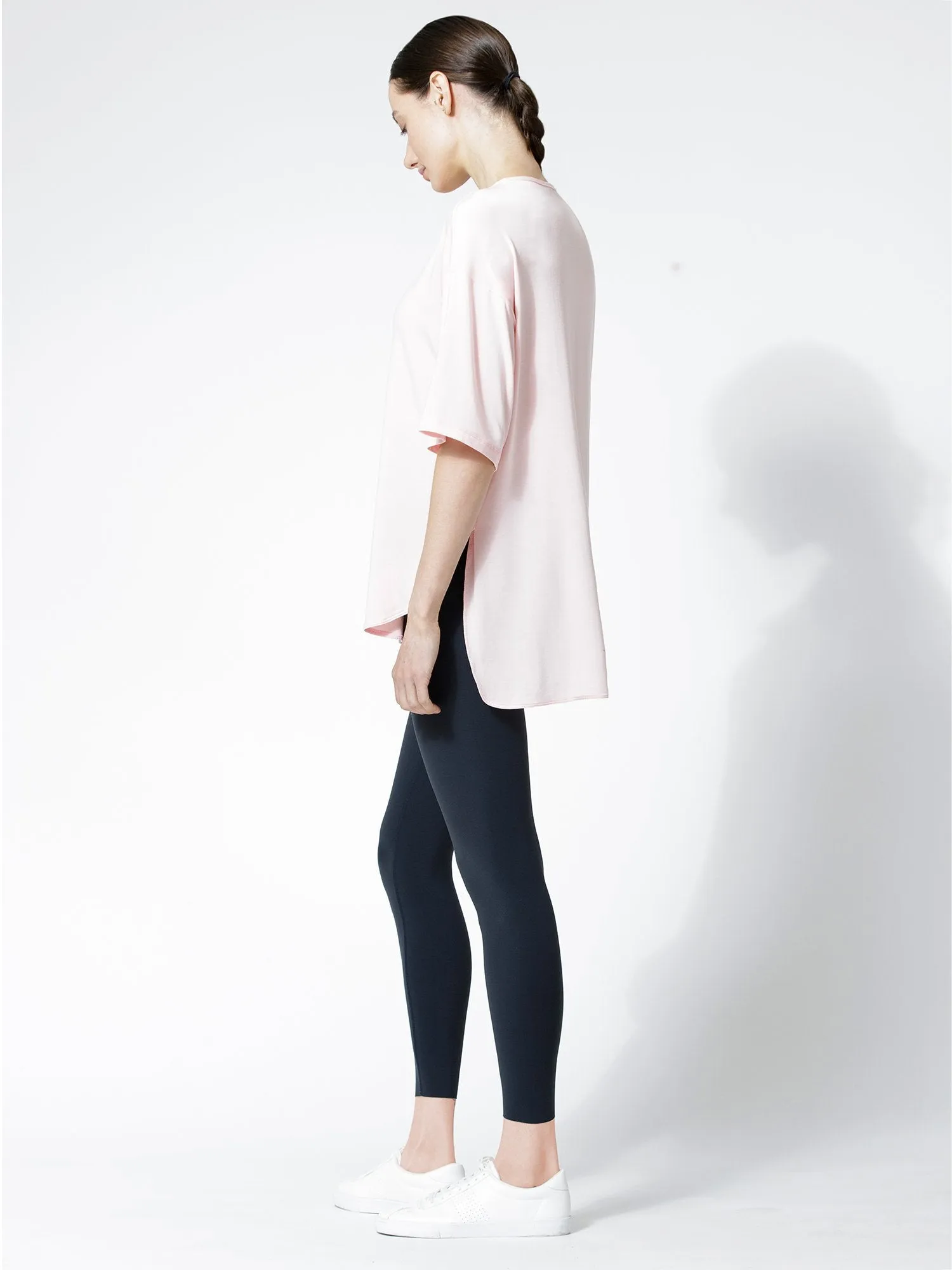 HI LO SPLIT SIDE TEE