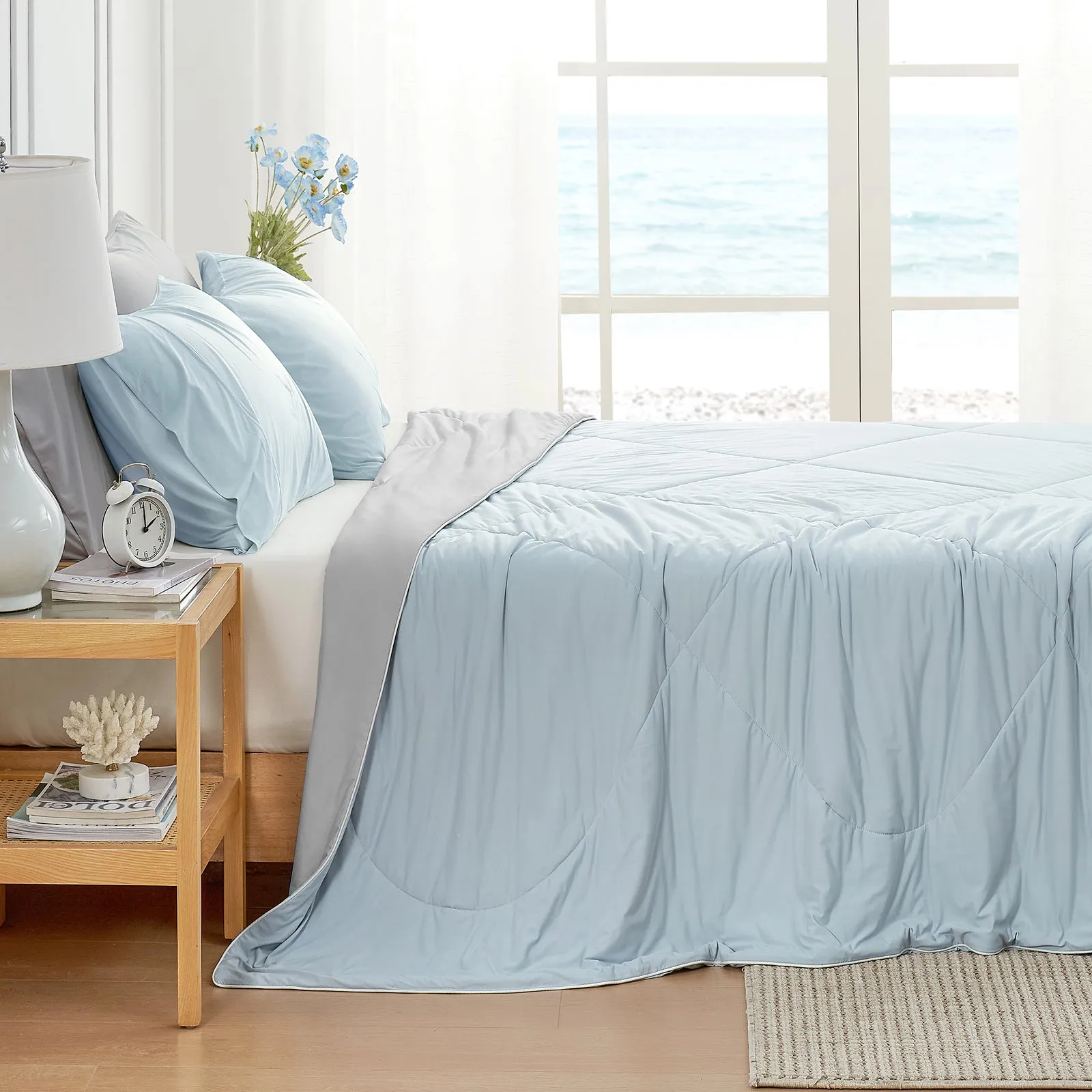 Lightweight Cooling Comforter
