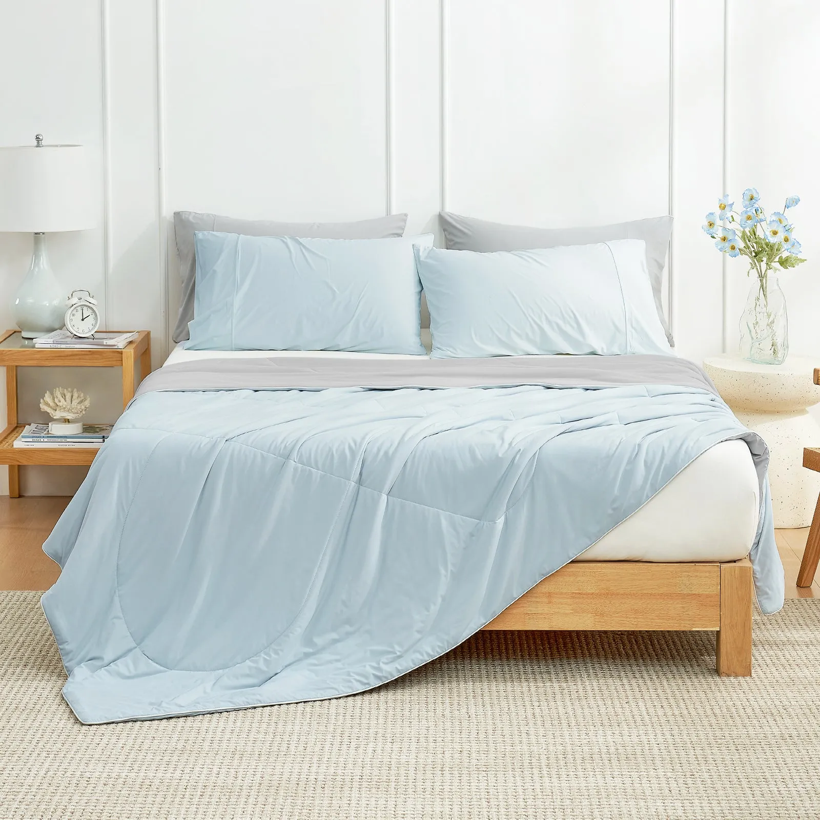 Lightweight Cooling Comforter