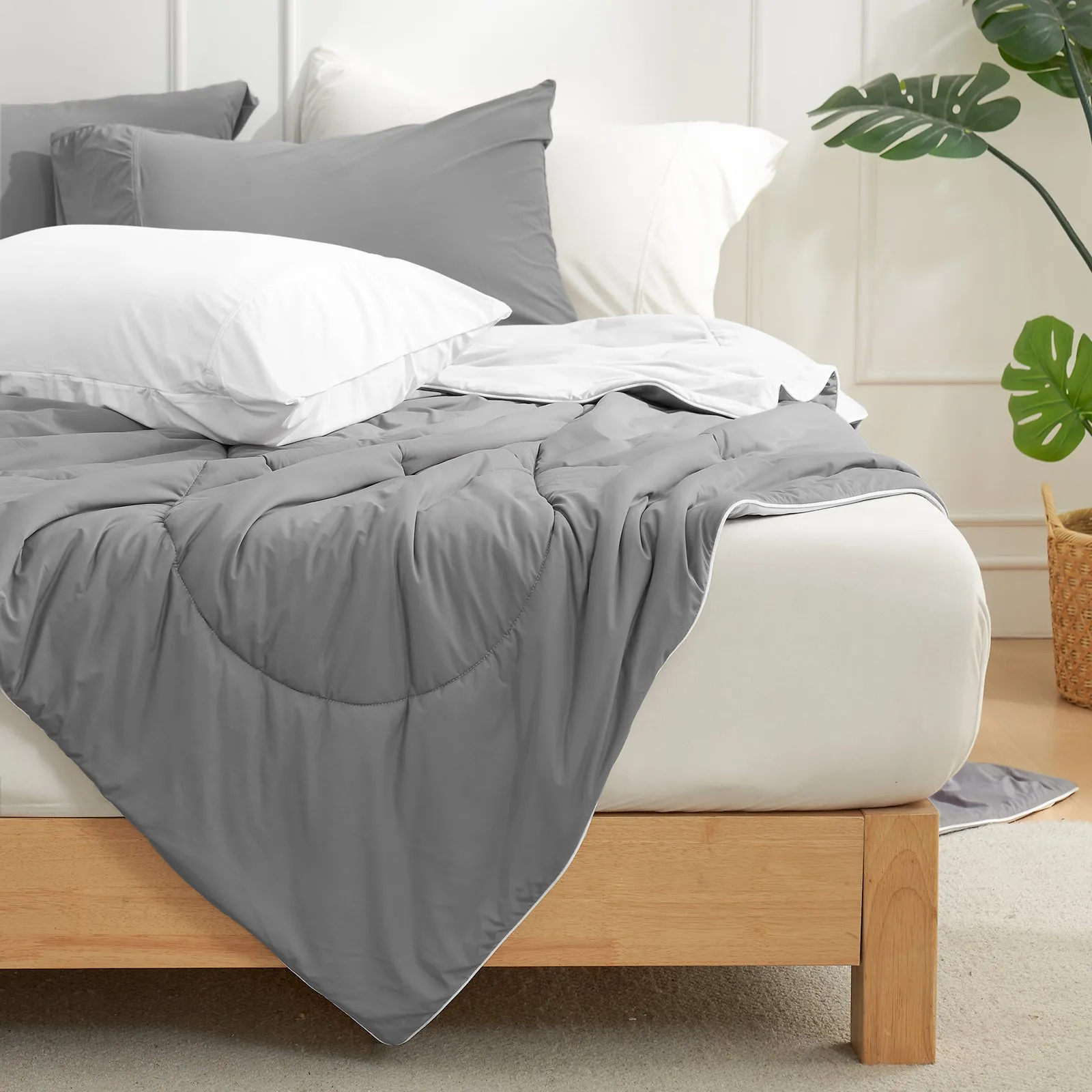 Lightweight Cooling Comforter