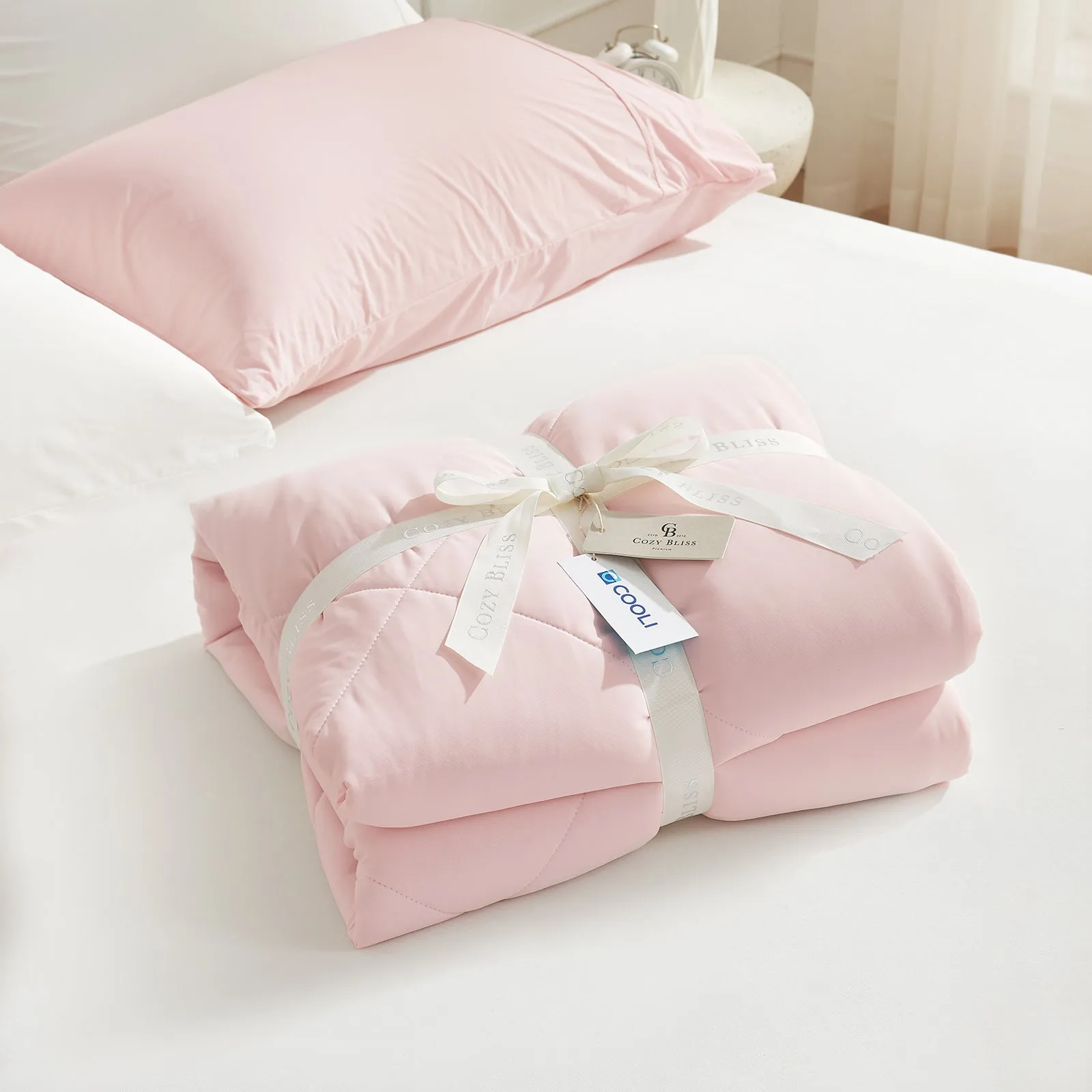 Lightweight Cooling Comforter