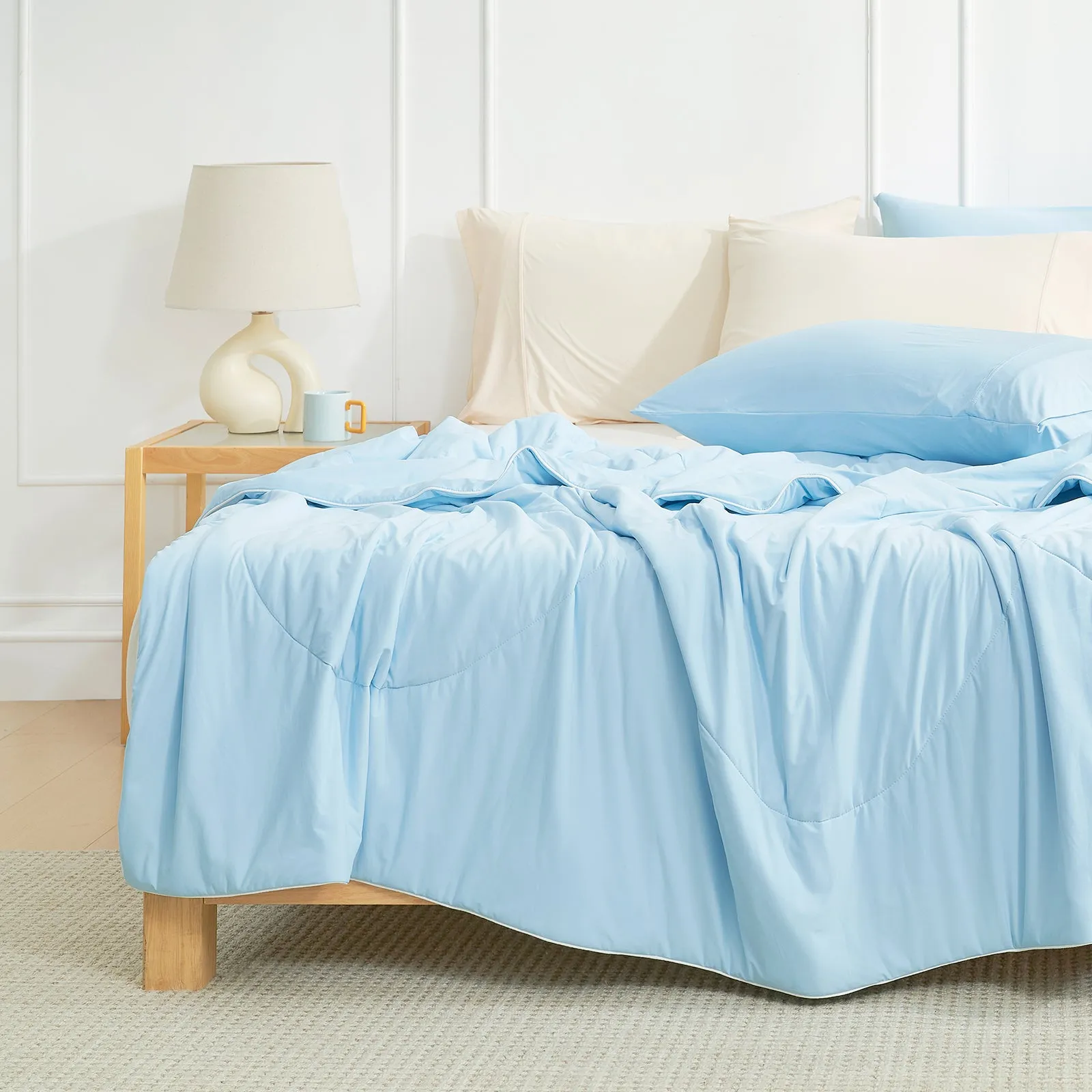 Lightweight Cooling Comforter