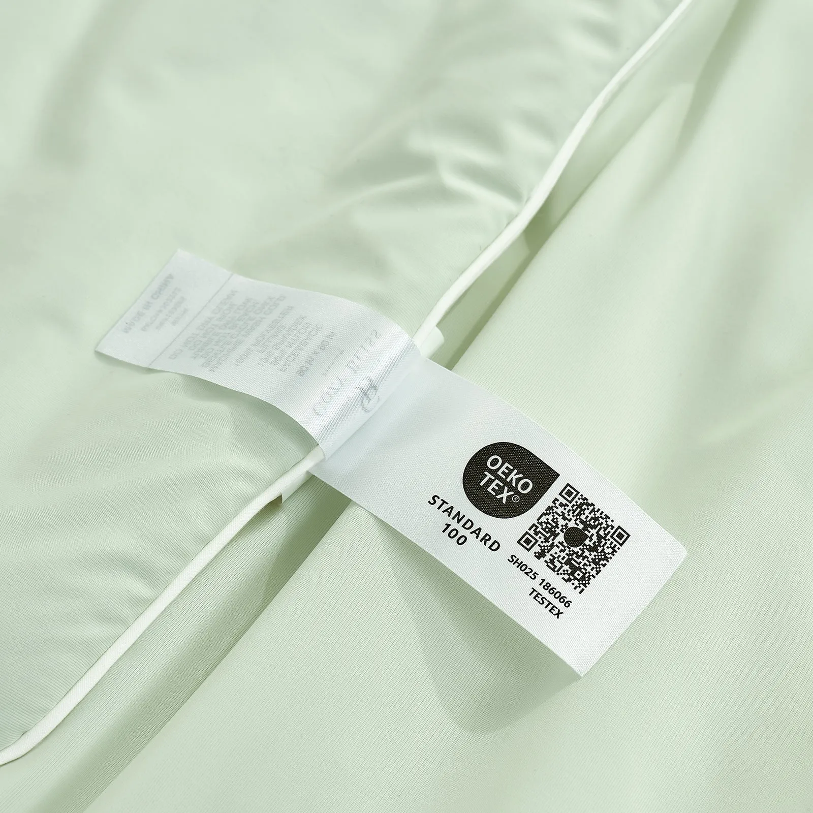 Lightweight Cooling Comforter