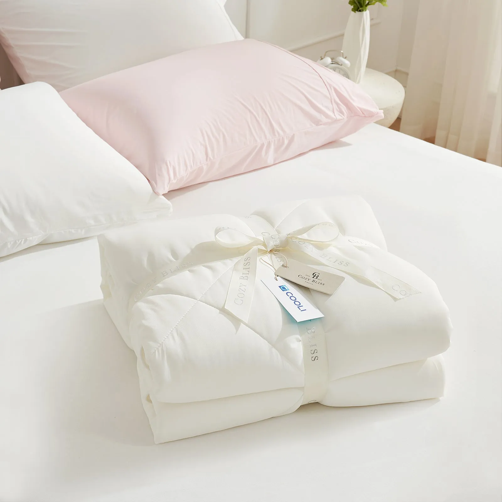 Lightweight Cooling Comforter