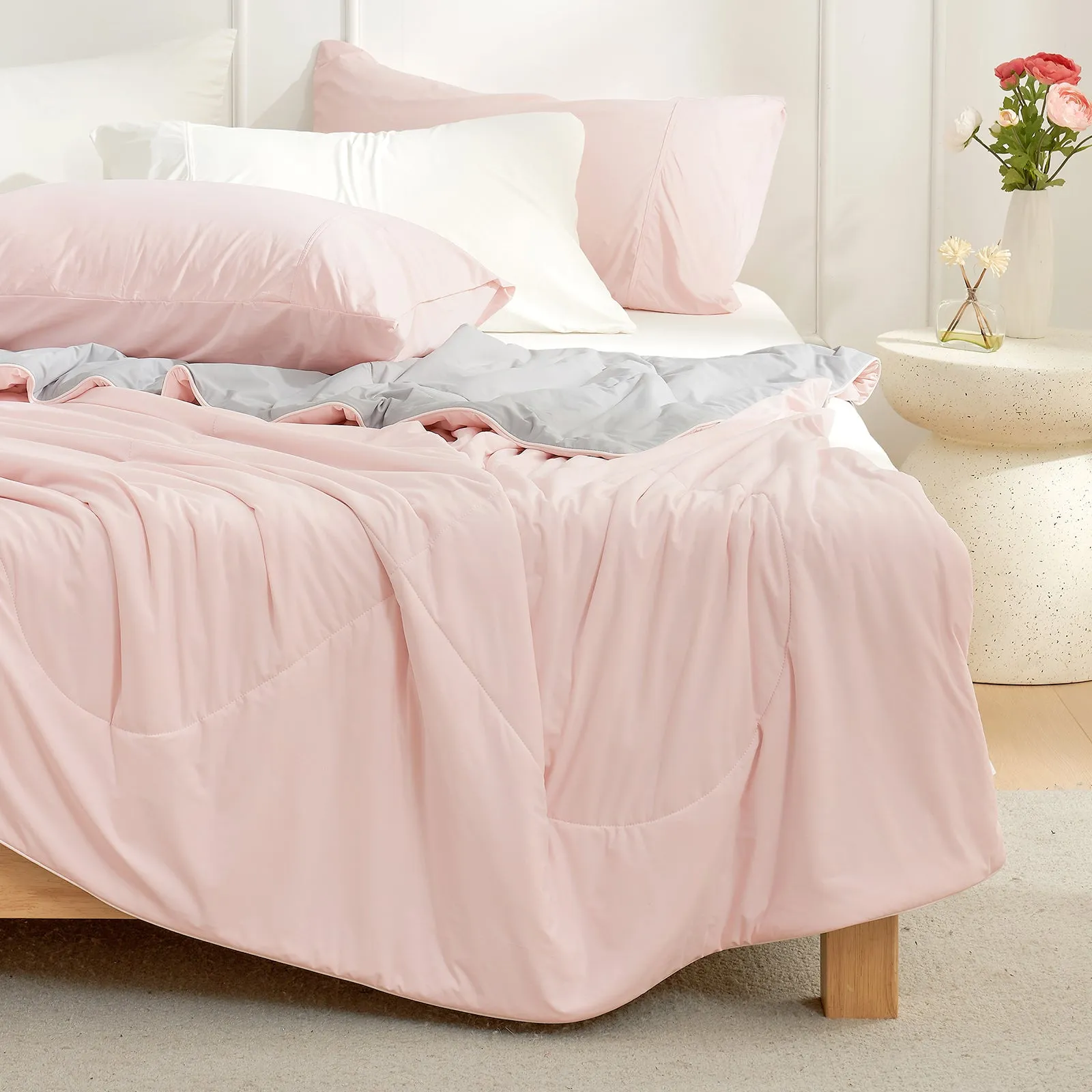 Lightweight Cooling Comforter