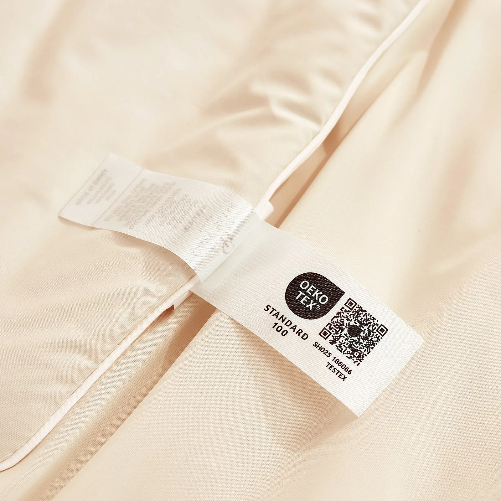 Lightweight Cooling Comforter