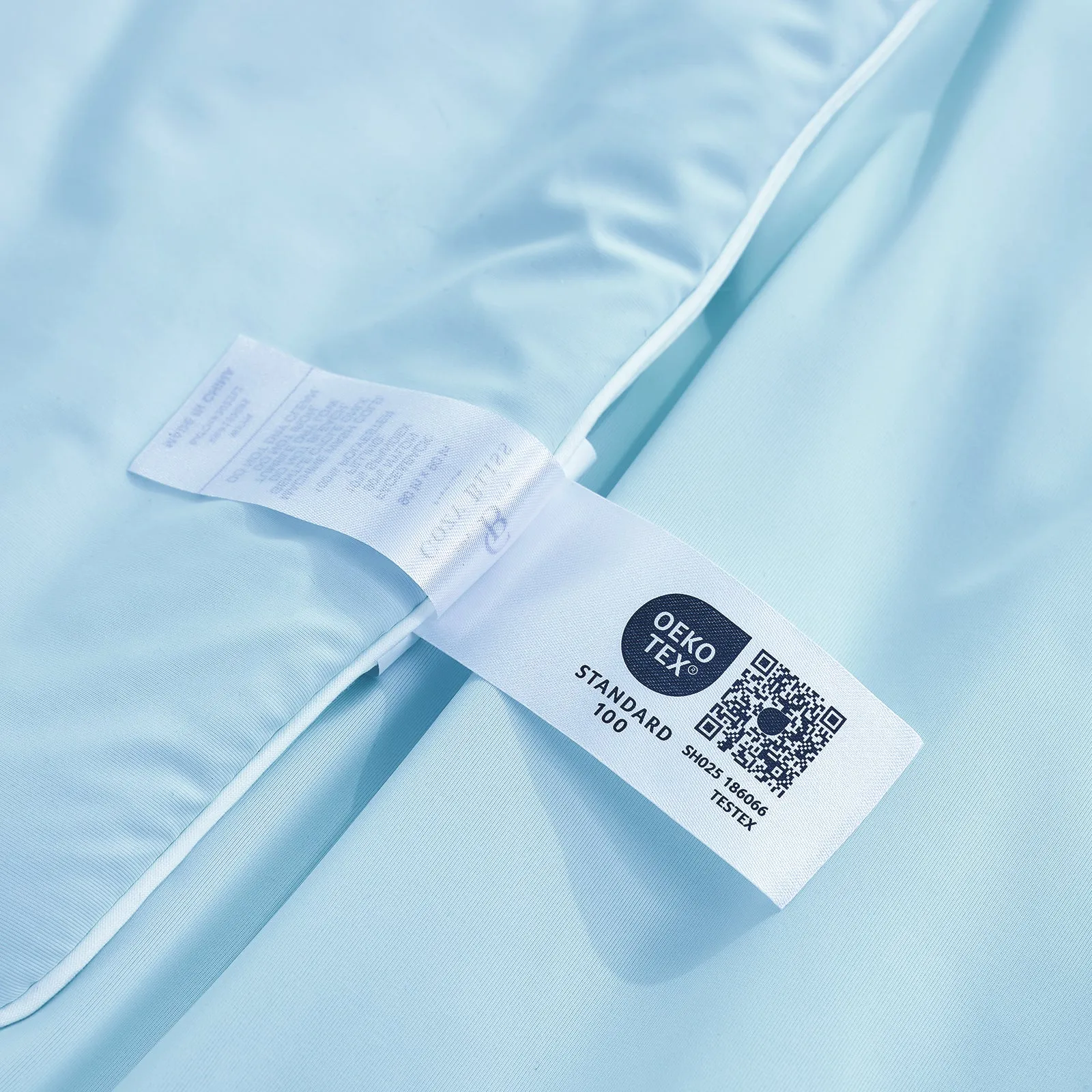 Lightweight Cooling Comforter