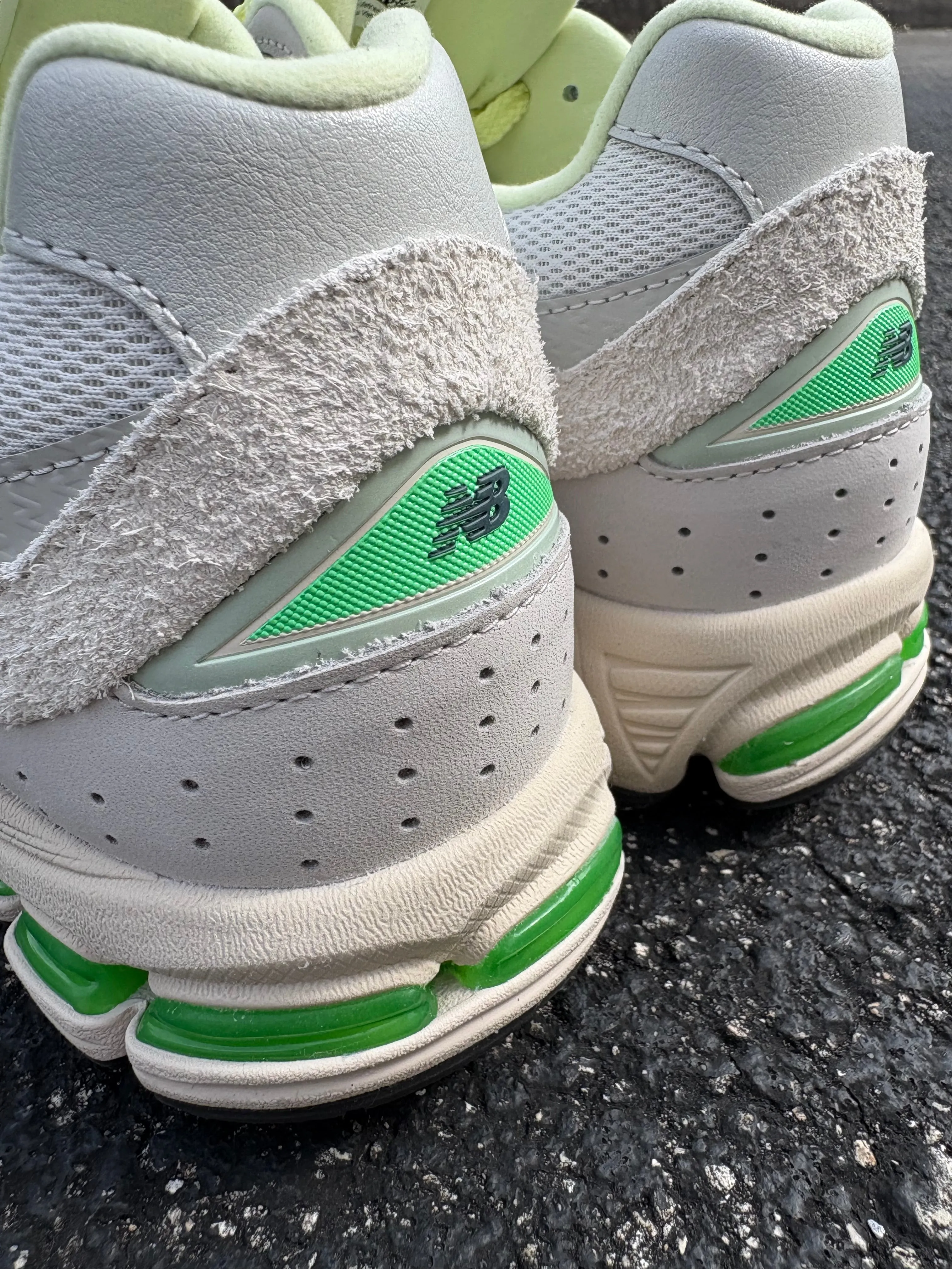New Balance 2002R-(Grey/Green)