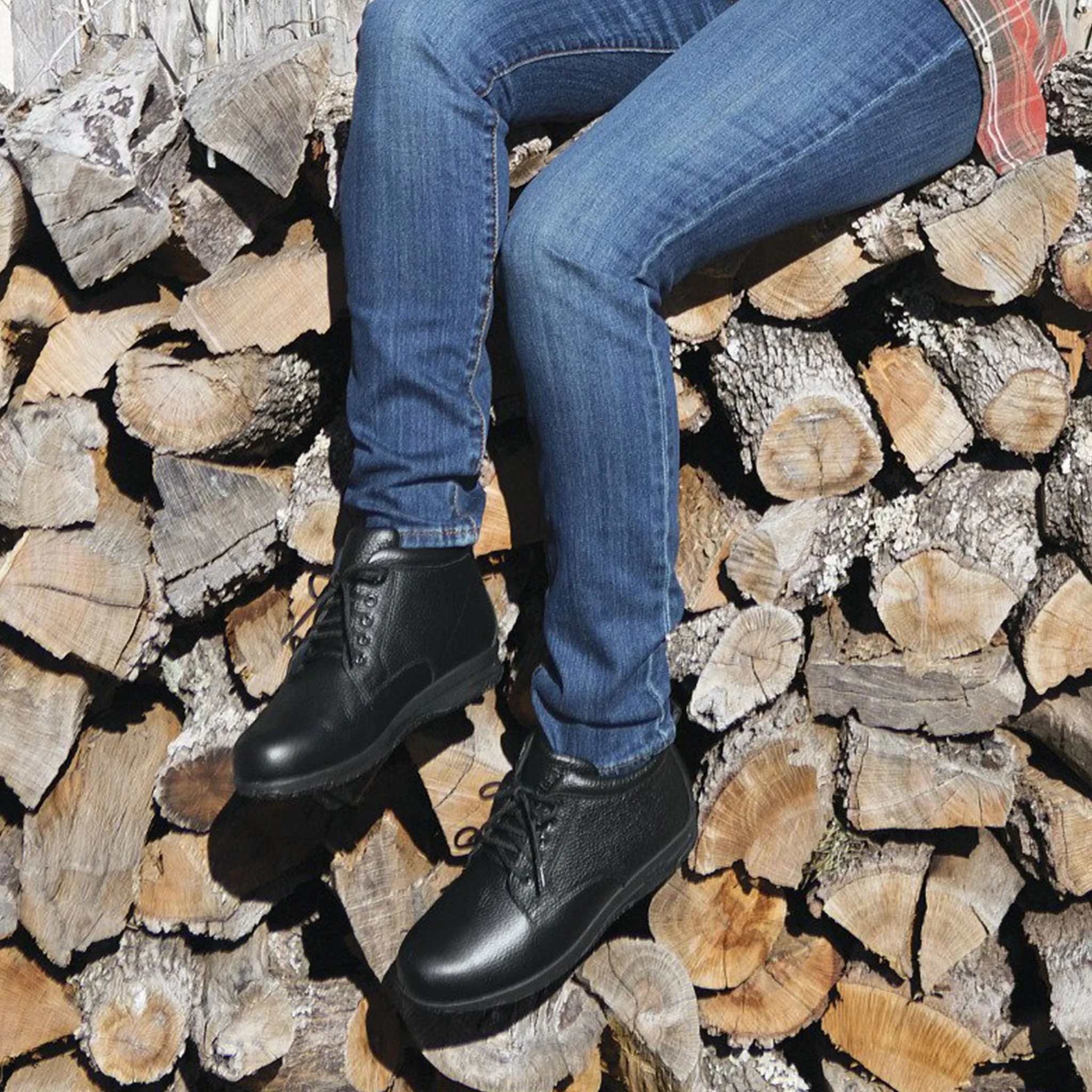 [PRE-ORDER] SAS | Alpine Black