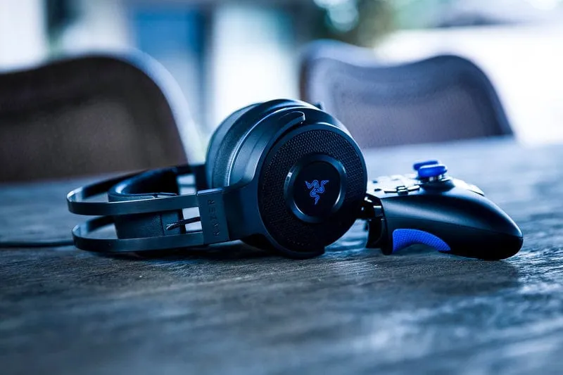 Razer - Thresher 7.1 Wireless Gaming Headset, 7.1 Surround Sound with Retractable Microphone (PS4)