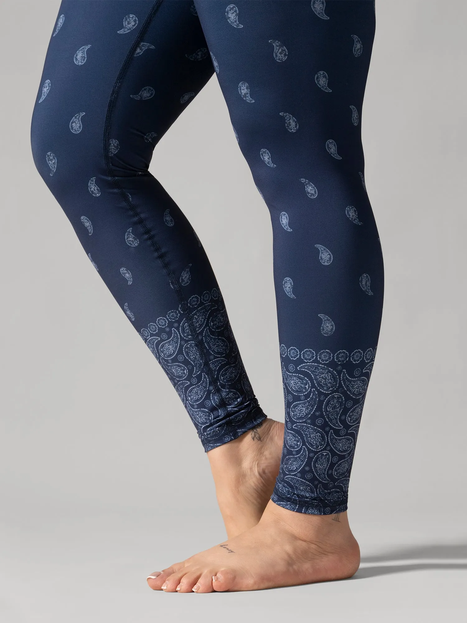 Reversible Ultralight High-Rise Legging - Bandana