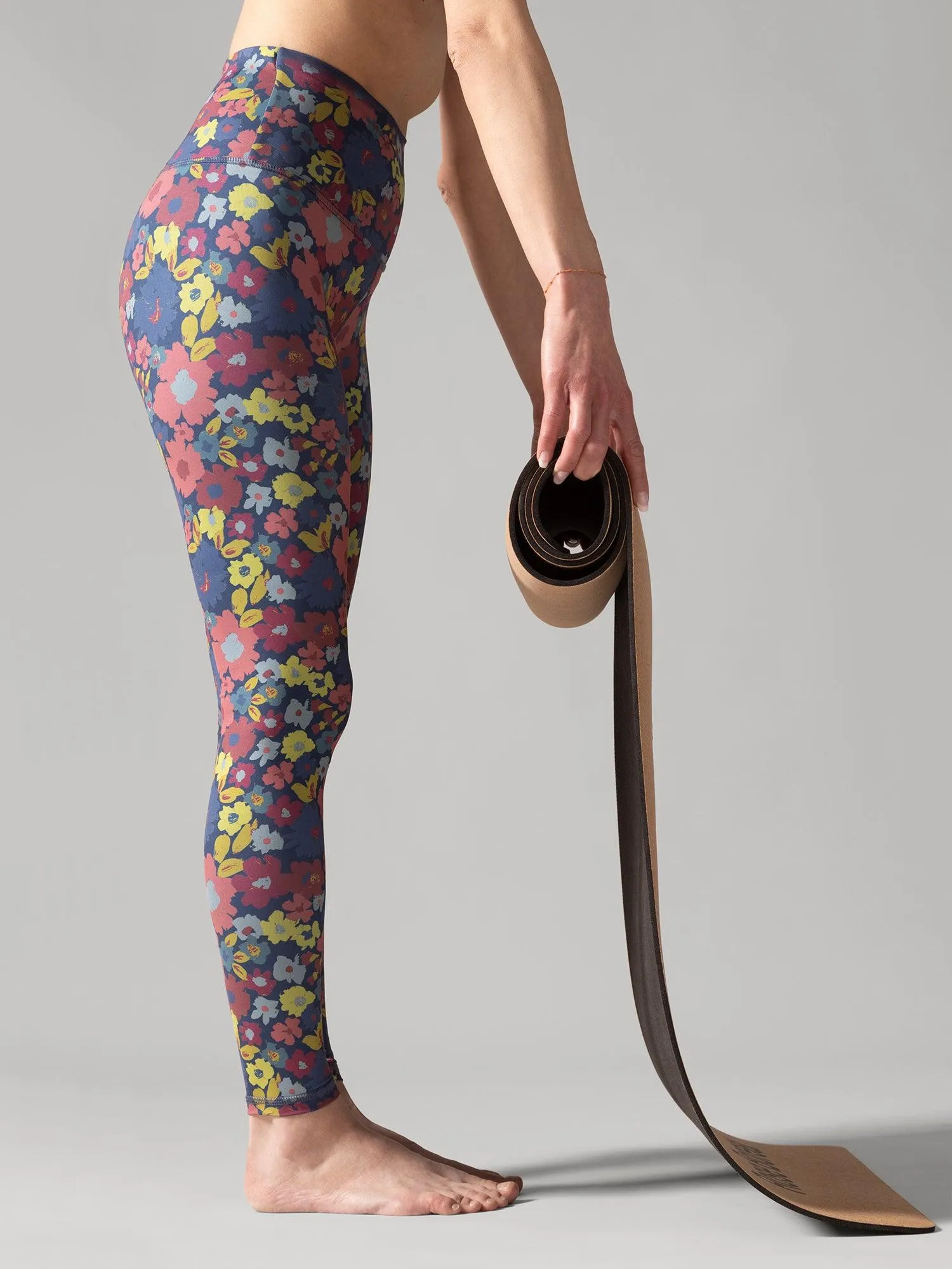Reversible Ultralight High-Rise Legging - Groovy Meadow