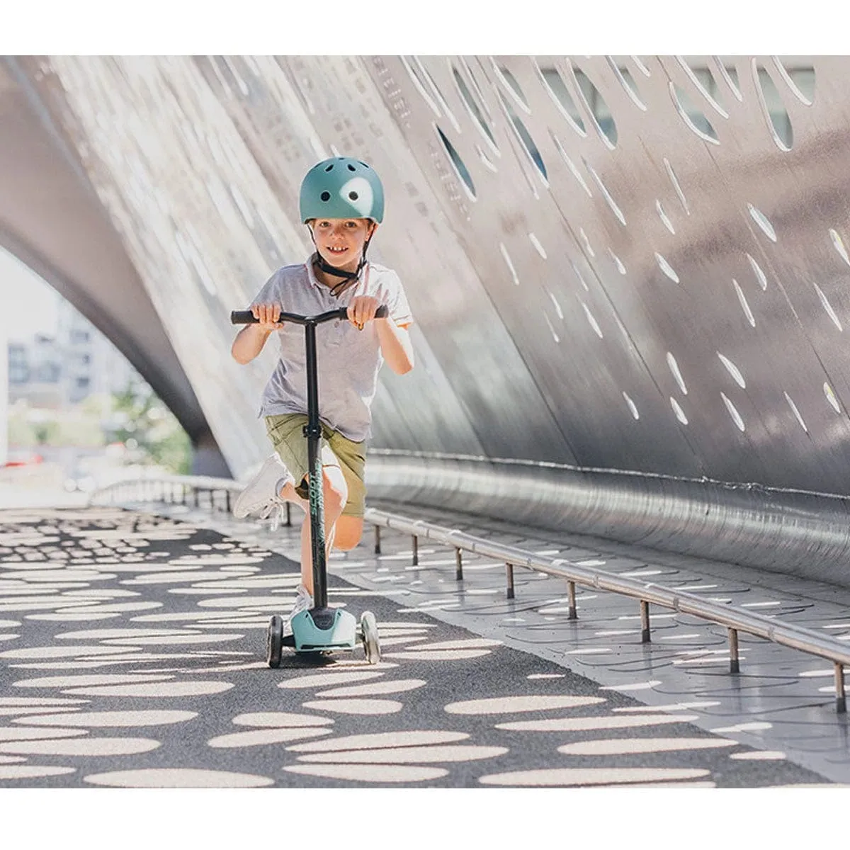 Scoot & Ride Highwaykick 5 LED Kickboard