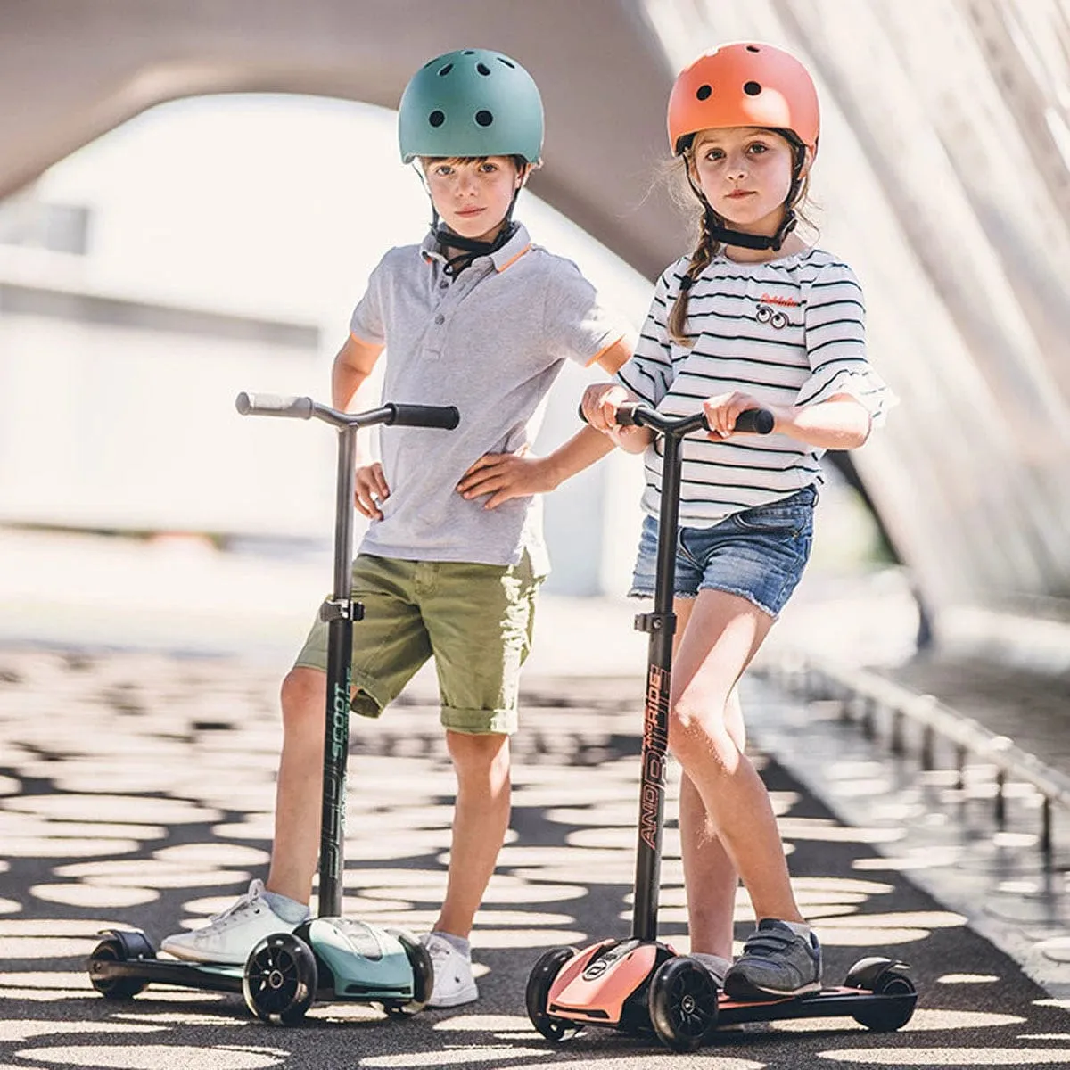 Scoot & Ride Highwaykick 5 LED Kickboard