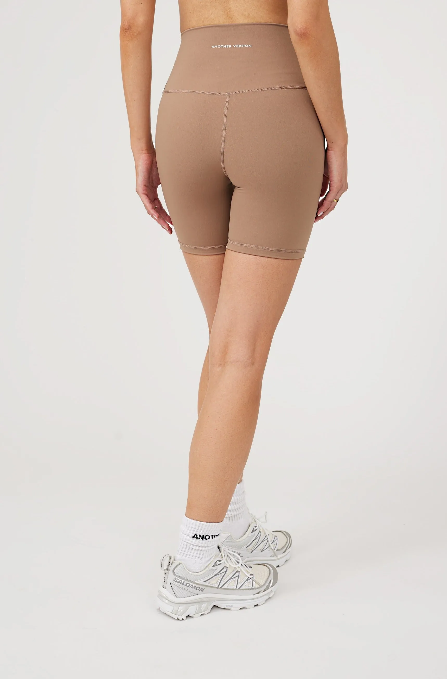 SECOND SKIN SHORT - MOCHA