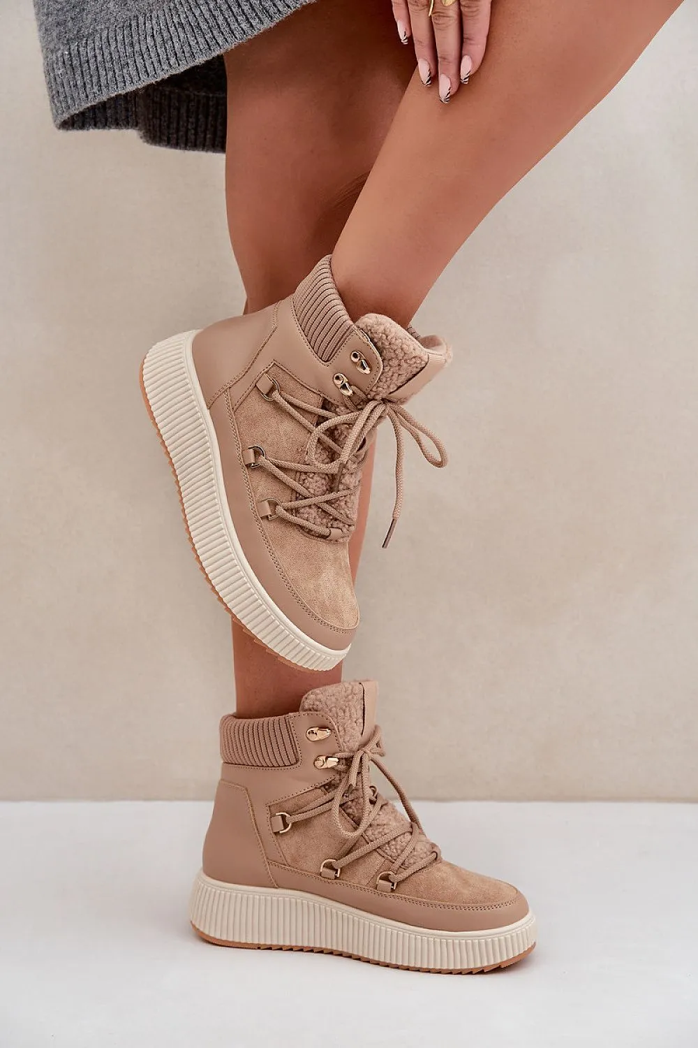 Snow boots