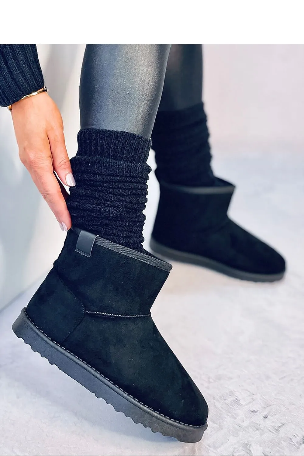 Snow boots