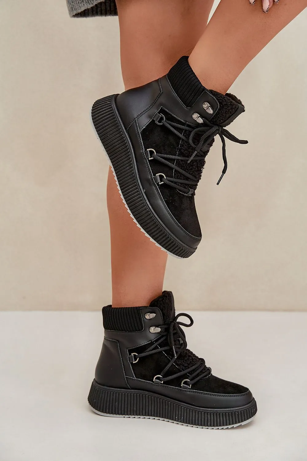 Snow boots