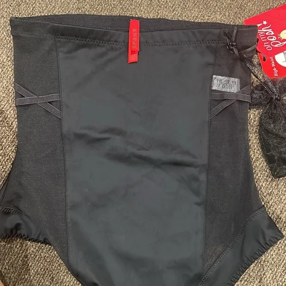 SPANX Suit Your Fancy High-Waist Thong. Size S