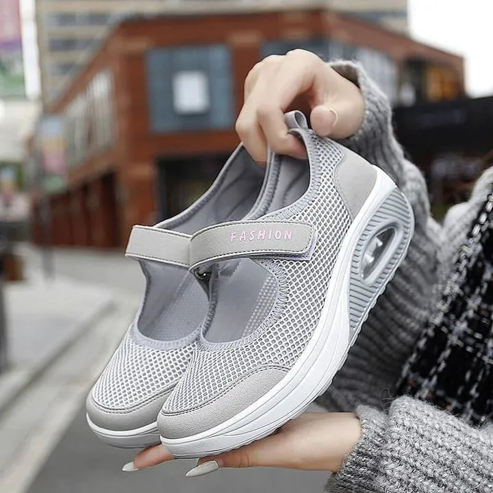 Women's stretchable breathable lightweight walking shoes