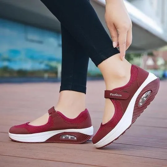 Women's stretchable breathable lightweight walking shoes
